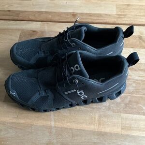 ON Cloud waterproof shoes